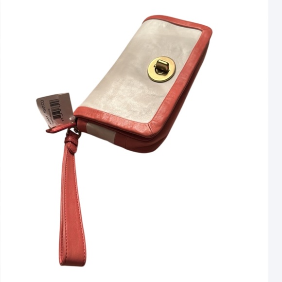 Coach Bag NWT 100% Leather wristlet Cricket Pink White Colorblock Hangtag Coach - Picture 4 of 13